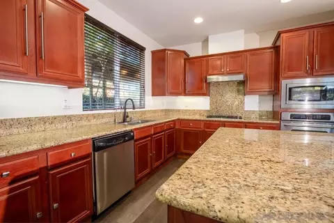 Kitchen - 31340 Locust Ct, Temecula, CA 92592 photo 2 of 2