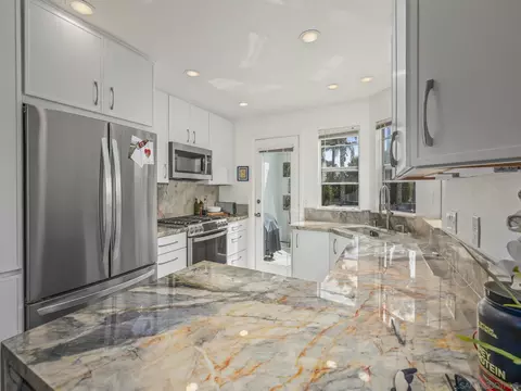 972 Sapphire St, San Diego, CA 92109