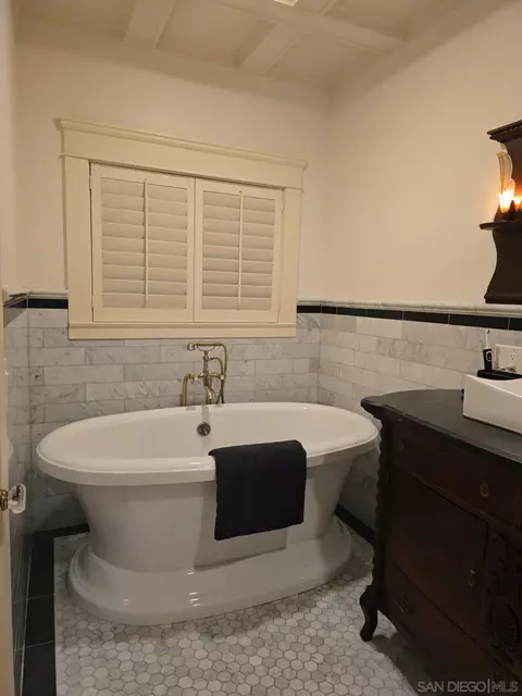 Bath - 1127 E Grand Ave, Escondido, CA 92025 photo 1 of 2