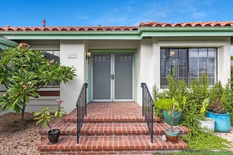 1879 Maya Ct, Vista, CA 92081 photo 4