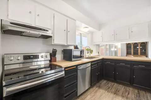 Kitchen - 10313 Princess Marcie Dr, Santee, CA 92071 photo 2 of 3