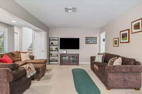 Living - 9731 Lakeview Rd, Lakeside, CA 92040 photo 2 of 2