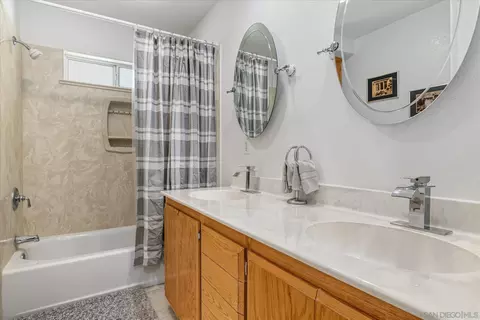 Bath - 9731 Lakeview Rd, Lakeside, CA 92040 photo 2 of 4