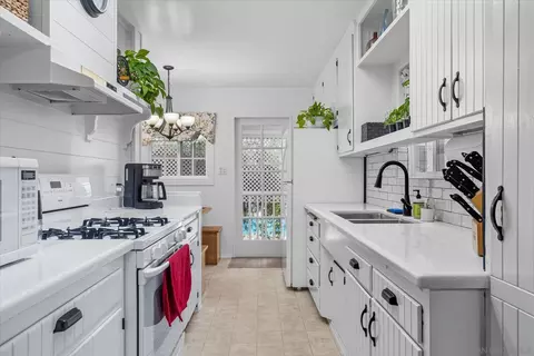 Kitchen - 9731 Lakeview Rd, Lakeside, CA 92040 photo 1 of 2
