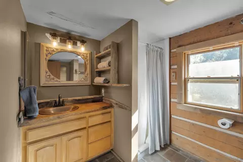Bath - 3131 Pera Alta Dr, Julian, CA 92036 photo 8 of 8