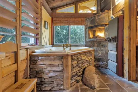 Bath - 3131 Pera Alta Dr, Julian, CA 92036 photo 2 of 8