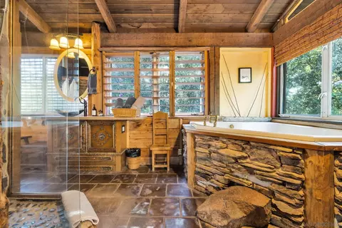 Bath - 3131 Pera Alta Dr, Julian, CA 92036 photo 1 of 8