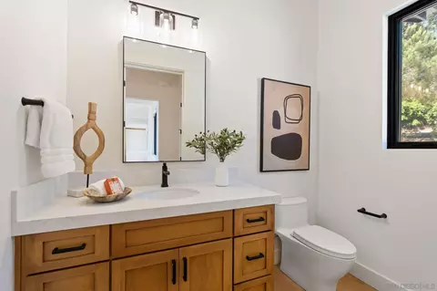 Bath - 5120 Creek Oak Dr, Fallbrook, CA 92028 photo 6 of 6