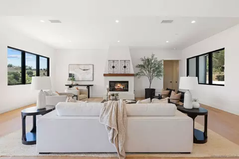 Living - 5120 Creek Oak Dr, Fallbrook, CA 92028 photo 1 of 1