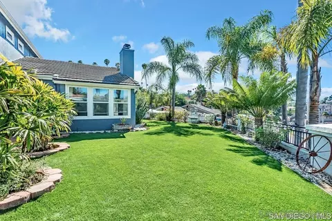 1507 Phillips St, Vista, CA 92083 photo 3