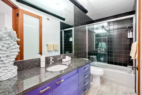 Bath - 12911 Via Grimaldi, Del Mar, CA 92014 photo 3 of 5