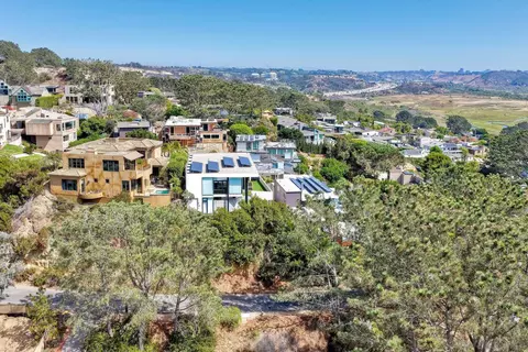View/Area - 12911 Via Grimaldi, Del Mar, CA 92014 photo 4 of 6