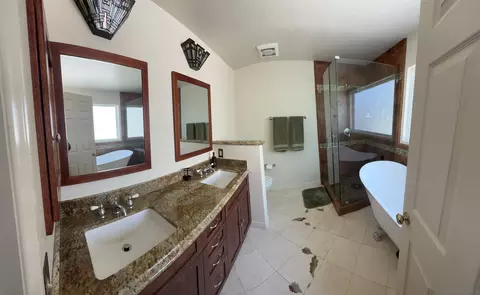 Bath - 2176 Eastridge Loop, Oxnard, CA 93036 photo 2 of 6