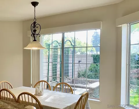 Dining - 2176 Eastridge Loop, Oxnard, CA 93036 photo 2 of 3