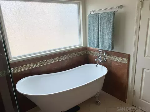 Bath - 2176 Eastridge Loop, Oxnard, CA 93036 photo 5 of 6