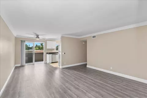 194 Avenida Descanso #H, Oceanside, CA 92057 photo 3
