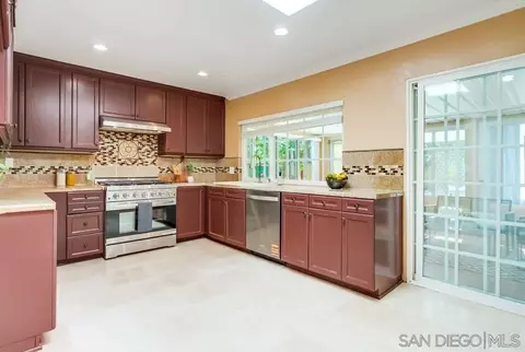 1604 Rush Ave, Vista, CA 92084 photo 8