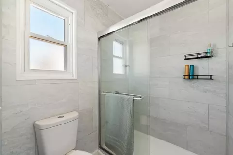 Bath - 39848 Creative Dr, Temecula, CA 92591 photo 1 of 2
