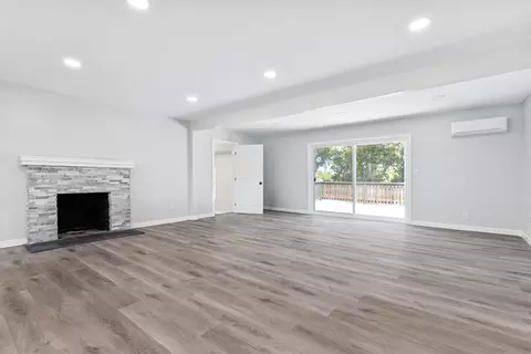 Living - 720 Gough Ave, Templeton, CA 93465 photo 1 of 4