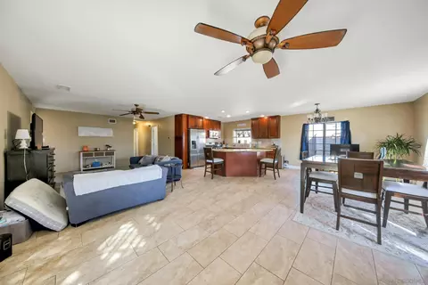 8931 Jana Ct, Spring Valley, CA 91977 photo 11