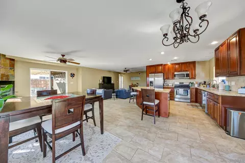 8931 Jana Ct, Spring Valley, CA 91977 photo 10
