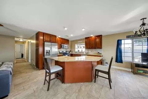 8931 Jana Ct, Spring Valley, CA 91977 photo 5