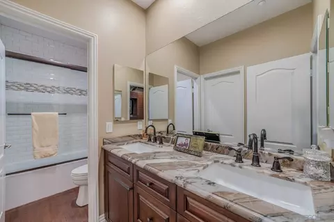 Bath - 10551 Laurel Path, Escondido, CA 92026 photo 1 of 4