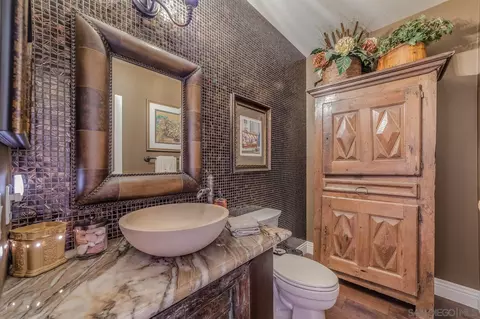 Bath - 10551 Laurel Path, Escondido, CA 92026 photo 2 of 4