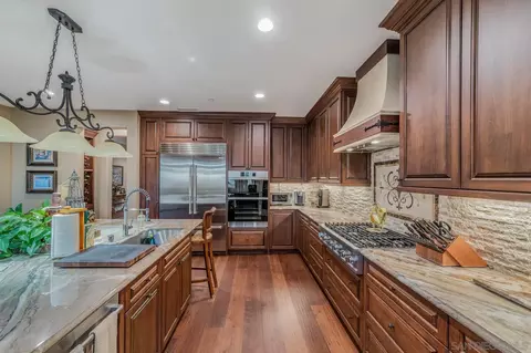 Kitchen - 10551 Laurel Path, Escondido, CA 92026 photo 2 of 2