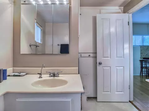 Bath - 7330 Colony Rd, La Mesa, CA 91942 photo 5 of 6