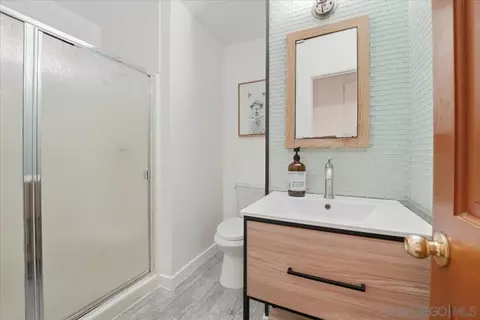 Bath - 4511 Taft Ave, La Mesa, CA 91941 photo 4 of 4