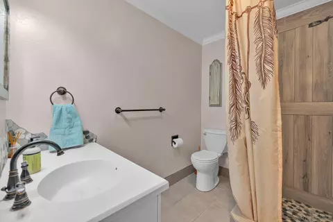 Bath - 4718 Belvedere Dr, Julian, CA 92036 photo 3 of 4