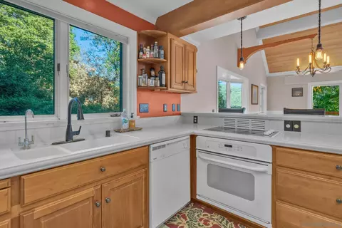Kitchen - 4718 Belvedere Dr, Julian, CA 92036 photo 5 of 6
