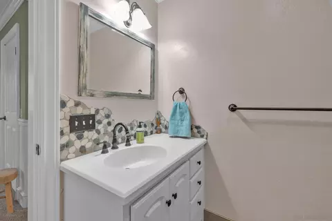 Bath - 4718 Belvedere Dr, Julian, CA 92036 photo 4 of 4