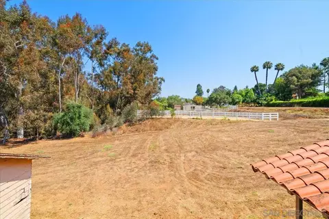 Exterior - 1610 Reche Rd, Fallbrook, CA 92028 photo 2 of 3