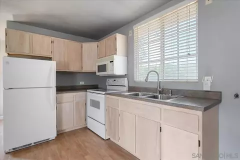 Kitchen - 1610 Reche Rd, Fallbrook, CA 92028 photo 3 of 3