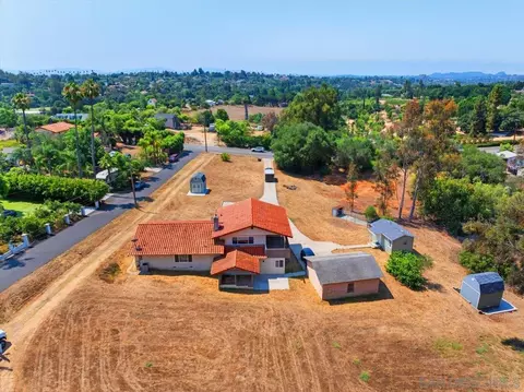 View/Area - 1610 Reche Rd, Fallbrook, CA 92028 photo 2 of 5