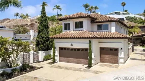 1040 Van Nuys St, San Diego, CA 92109