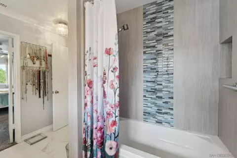 Bath - 8007 Wetherly St, La Mesa, CA 91941 photo 5 of 5