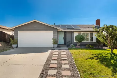 10113 Gem Tree Way, Santee, CA 92071 photo 2