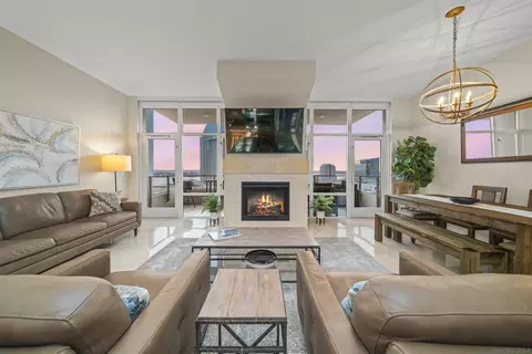 550 Front St #1306, San Diego, CA 92101