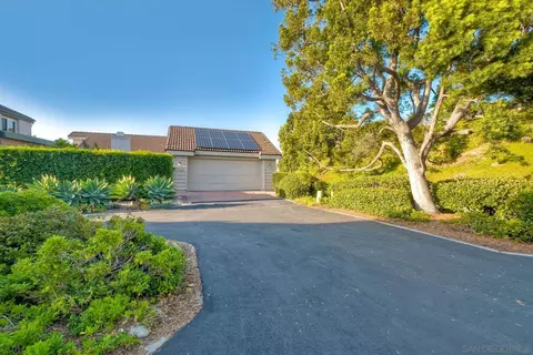 1724 Burgundy Rd, Encinitas, CA 92024 photo 3