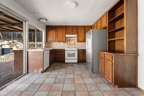 Kitchen - 1718 Greentree Rd, Encinitas, CA 92024 photo 1 of 1