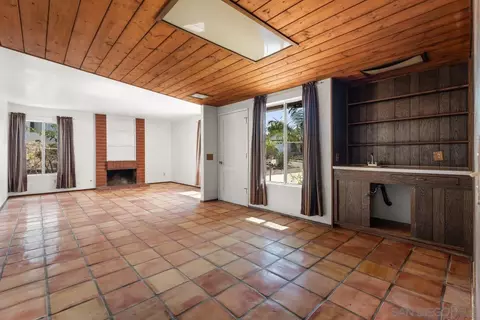 Living - 1718 Greentree Rd, Encinitas, CA 92024 photo 1 of 2