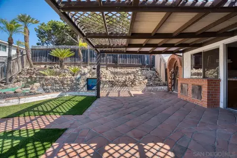 Exterior - 1718 Greentree Rd, Encinitas, CA 92024 photo 3 of 6