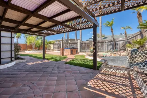 Exterior - 1718 Greentree Rd, Encinitas, CA 92024 photo 4 of 6