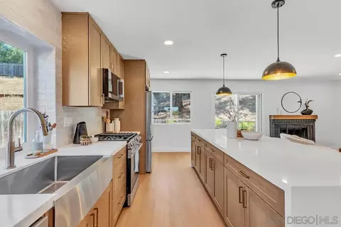 Kitchen - 2182 Farrington Dr, El Cajon, CA 92020 photo 8 of 10