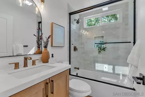 Bath - 2182 Farrington Dr, El Cajon, CA 92020 photo 1 of 2