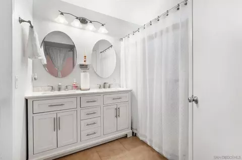 Bath - 113 River Rock Ct, Santee, CA 92071 photo 1 of 3