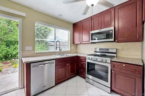 Kitchen - 3436 Thunder Dr, Oceanside, CA 92056 photo 3 of 4